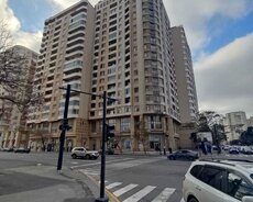 E. Akademiyasi metrosu
