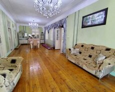 Maştağa qəsəbəsində 5 otaqlı ev satılır