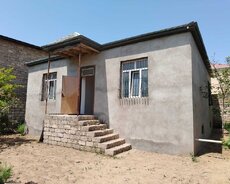 Maştağa qəsəbəsində 3 otaqlı ev satılır