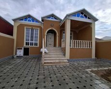 Məhəmmədi qəsəbəsində 4 otaqlı ev satılır