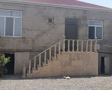 Maştağa qəsəbəsində 3 otaqlı ev satılır