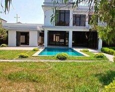 Mərdəkan yolunda 6 otaqlı bağ evi satılır