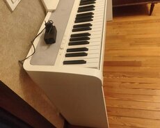 Professional piano, yenidir, işlənməyib