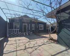 Buzovna Maştağa yolunda 4 otaqlı həyət evi satılır