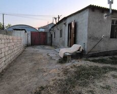Дом во дворе с 3 комнатами