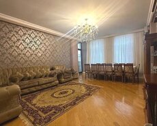 Qələbə dairəsində 3 otaqlı mənzil satılır