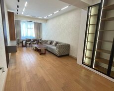 28 May m/s yaxın 3 otaqlı mənzil satılır