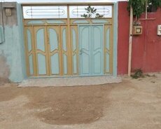 Xanlar yaşayış massivində 3 otaqlı ev satılır