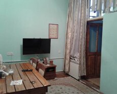 Gənclikdə 2 otaqlı həyət evi icariyə verilir
