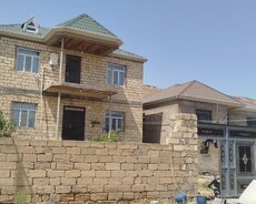 Lökbatanda 3 sotun içində 2 mərtəbəli həyət evi