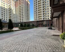Elmlər Akademiyası M\st, bdu yaninda
