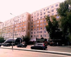 "8 Noyabr " metrosunda 3 otaqlı mənzil kirayə verilir