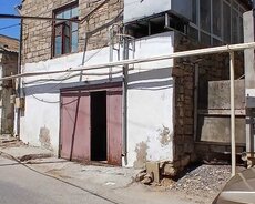 Buzovnada həyət evi satılır