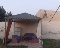 Pirşağıda həyət evi