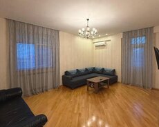 Zabitlər parkının yanında 2 otaq satılır