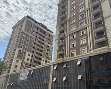 Təfəkkür Universitetinin yanında 4 otaq satılır