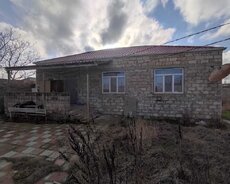 Albalıda həyət evi satılır
