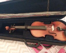 Skripka Amati 107 4/4