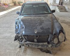 Mercedes E220