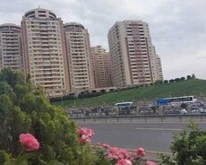 Yeni Yasamal main mtk 3 otaqlı kupçalı əşyalı mənzil satılır