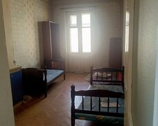 Mərkəzdə yerləşir orta təmirlidır torqovoya yaxındır