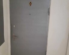 Dəmir seyf qapı