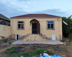 Maştağa qəsəbəsində 3 otaqlı ev satılır