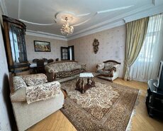 Binəqədi rayonu, 8-ci mikrorayon, Cəfər xəndan küçəsi Zirvə
