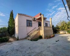 Ramana qəsəbəsində 4 otaqlı ev satılır
