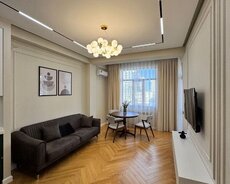 Tibb Universitetinə yaxın 2 otaqlı mənzil satılır