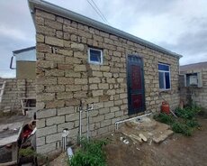Maştağa qəsəbəsində 2 otaqlı ev satılır