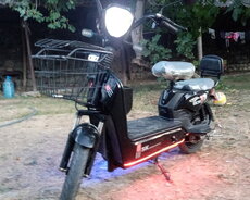 Mopet sukuter