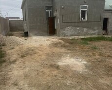 Buzovna Mərdəkan yolunda həyət evi satılır