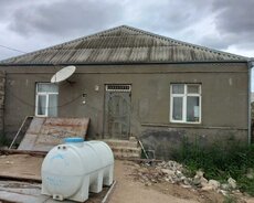 Maştağa qəsəbəsində 4 otaqlı ev satılır
