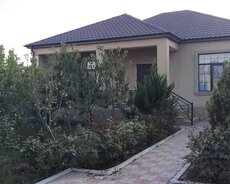 Albalı qəsəbəsində 4 otaqlı ev satılır