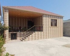 Suraxanı qəsəbəsində 5 otaqlı ev satılır