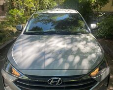 Gundelik avtomobil icarəsi Hyundai