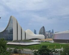 Продается 3 комнаты рядом с Центром Гейдара Алиева