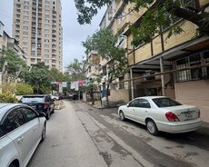 Yasamalda 1 otaqlı köhnə mənzil satılır