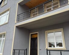 Buzovna Maştağa yolunda bağ evi satılır