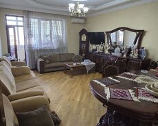 8 Noyabr m/s yaxın 2 otaqlı mənzil satılır