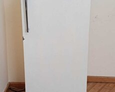 Soyuducu satilir. yaxsi veziyyetdedir