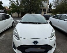 Toyota Aqua 2016 Arenda