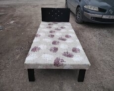 Kravatlar taxtlar təzə