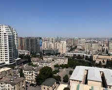 Musabəyov parkının yanında 4 otaq satılır