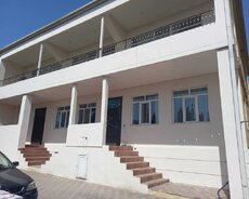 Badamdar qəsəbəsi 3-cü massivdə həyət evi satılır