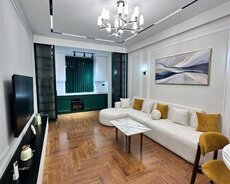 Renessans Palace'da 2 otaqlı mənzil satılır