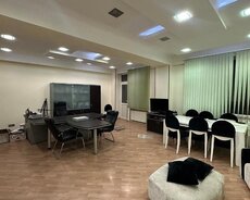 Qələbə dairəsində obyekt satılır/400 kv.m