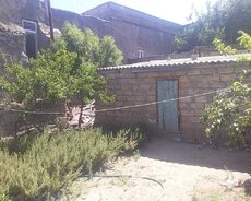 Maştağa qəsəbəsində 3 otaqlı ev satılır