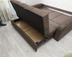 Американский диван из дерева